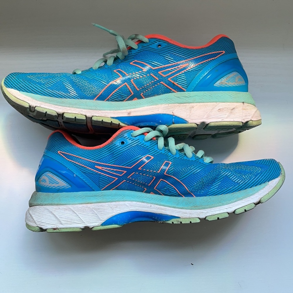 ASICS Running Shoes - Picture 2 of 5